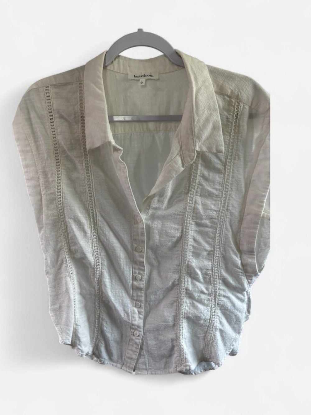 Heartloom Cream Sleeveless Button-Front Collared Blouse